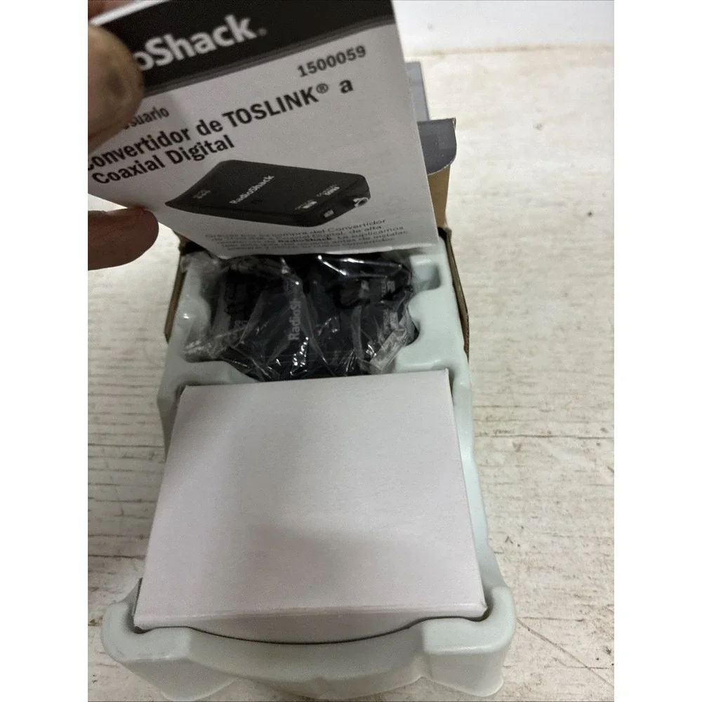 Genuine Radioshack (1142011) Easy To Connect Toslink To Digital Coax Converter